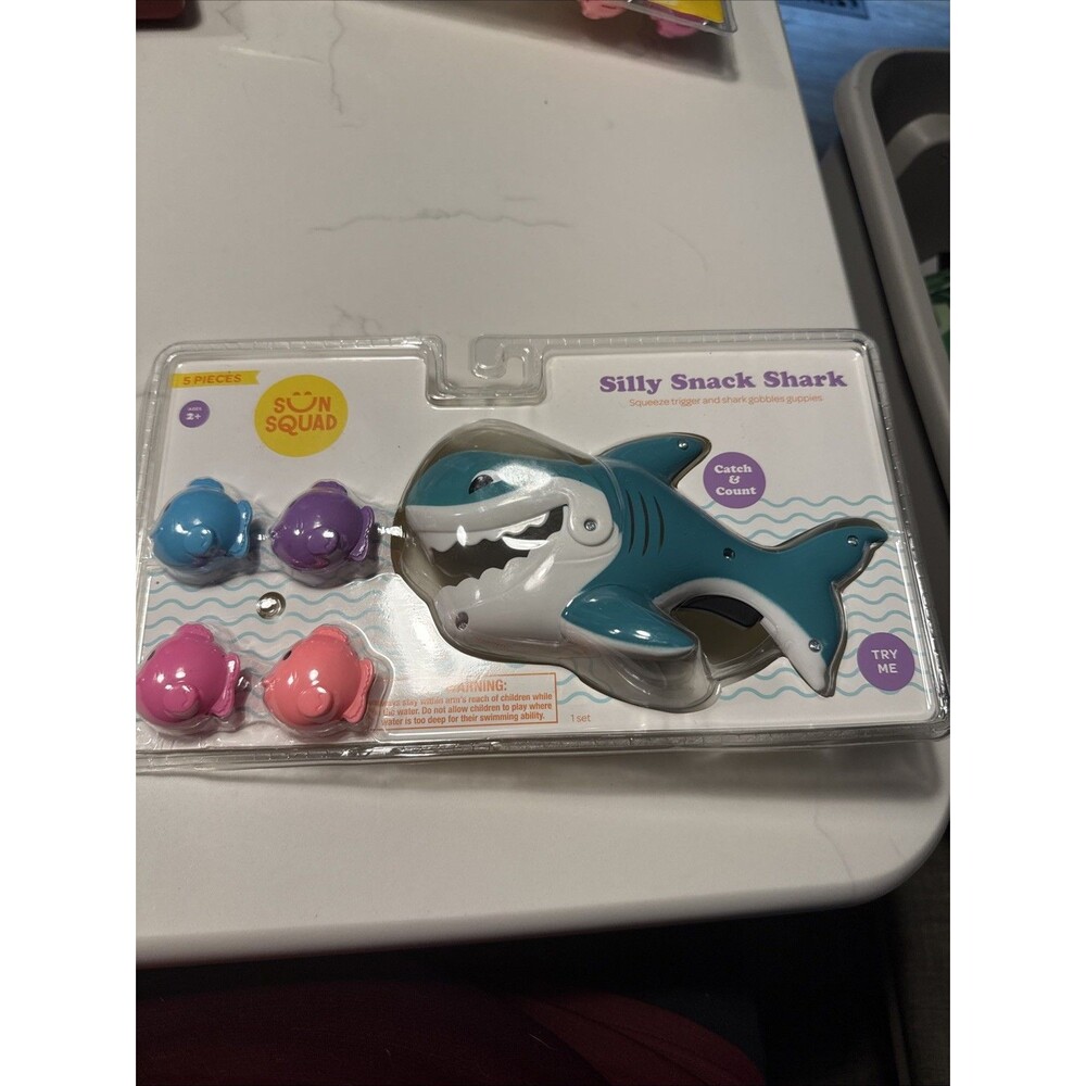 Sun Squad Silly Snack Shark 5-Piece Catch & Count Pool Toy Set